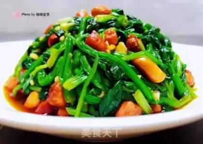 Make Garlic spinach with peanut rice step 9