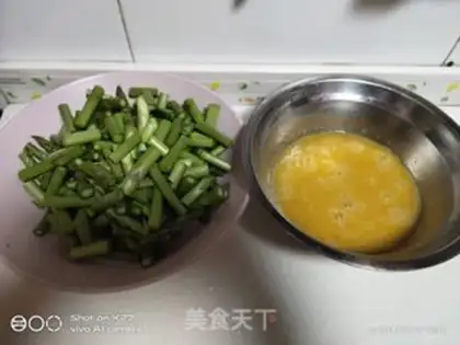 Make Eggs and storks step 0