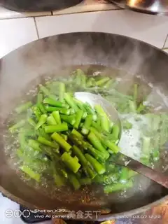 Make Eggs and storks step 1