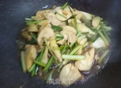 Make Garlic sprouts step 4