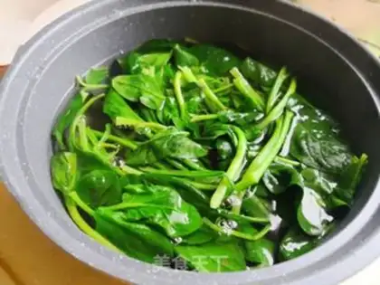 Make A spinach mix fan step 1