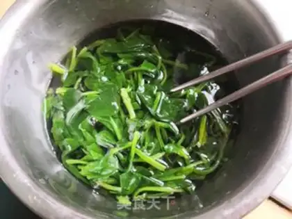 Make A spinach mix fan step 2