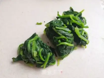 Make A spinach mix fan step 3
