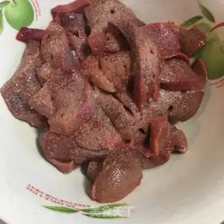 Make Garlic fried liver step 1