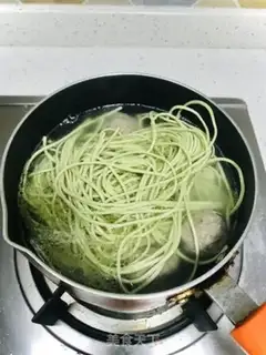 Make Beefball spinach noodles step 2