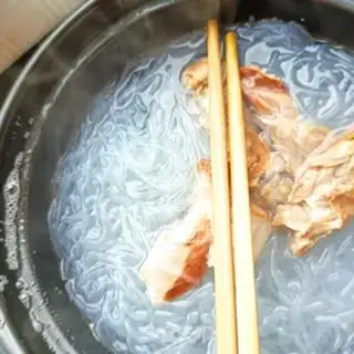 Make Peas and duck blood fan soup step 3