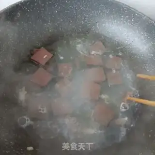 Make Peas and duck blood fan soup step 6