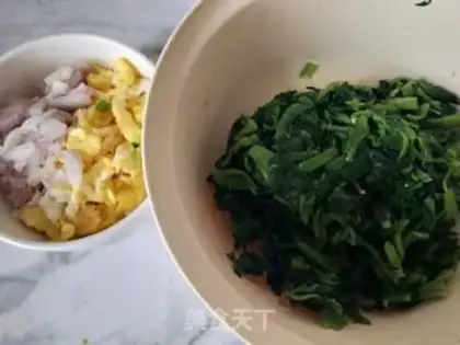 Make Spinach egg powdered double-coloured dumplings step 1