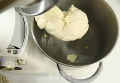 Make caterpillar bread step 4
