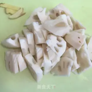 Make Lotus peanut stew ribs step 1