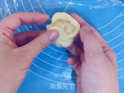Make Rose loaf step 9