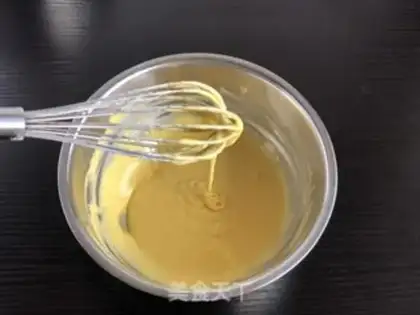 Make Seaweed pine bee step 4