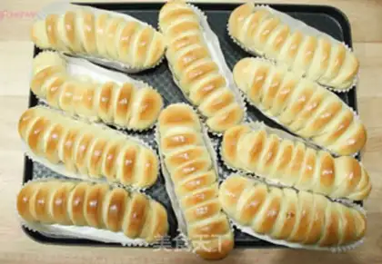 Make caterpillar bread step 15