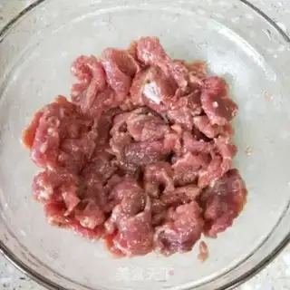 Make Fresh beef noodles step 1