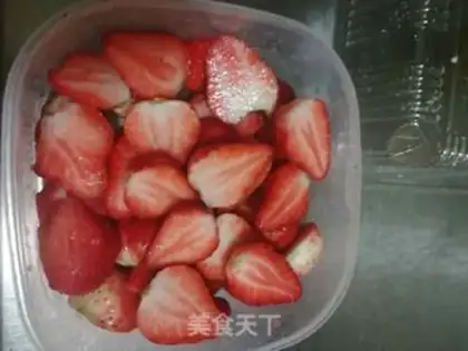 Make Strawberries step 0