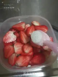 Make Strawberries step 1