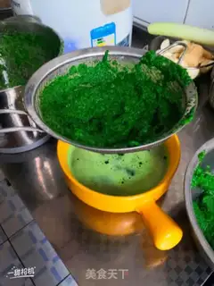 Make A spinach soya for iron step 0