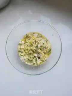 Make Shrimp skin fried eggs step 2