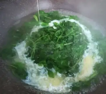 Make Pyramid foie egg soup step 3