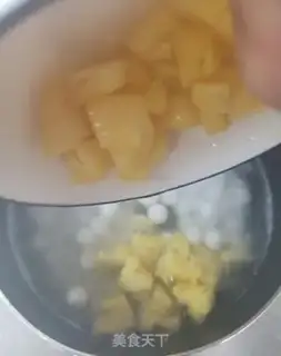 Make Pineapple is a little round step 2