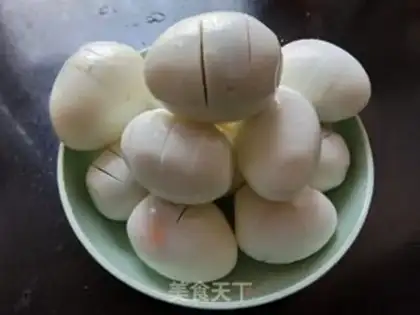 Make Spicy eggs step 1