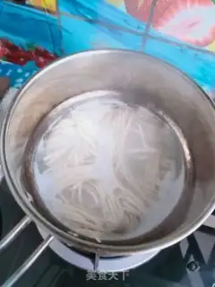 Make Tomato egg noodles step 3