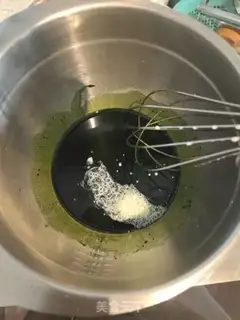 Make Tea strawberry rolls step 1
