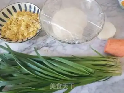 Make The radish box for the pickles step 0