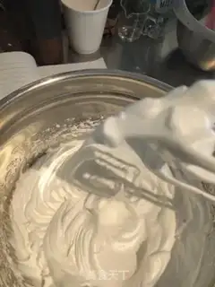 Make Tea strawberry rolls step 6