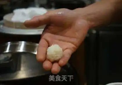 Make Sushi with ripe shrimp step 2