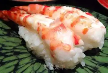 Make Sushi with ripe shrimp step 3