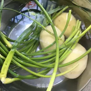 Make Chicken-legged potato pot step 4