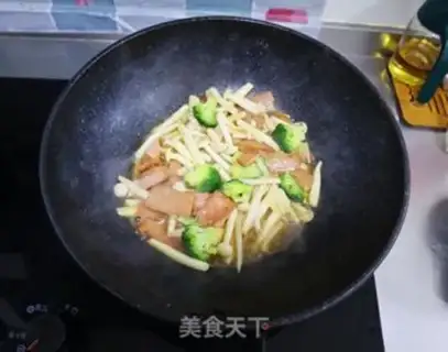 Make Seafood mushroom fried lunch meat step 4