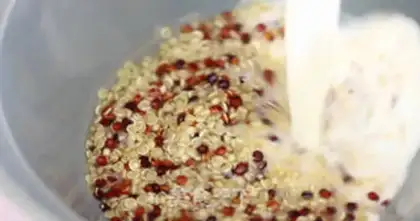 Make quinoa fruit pudding step 1