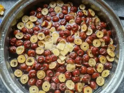 Make Western cucumbers, red date tea step 5