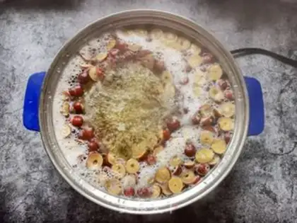 Make Western cucumbers, red date tea step 6