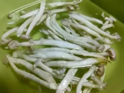 Make Garlic fried eggs step 2