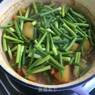 Make Chicken-legged potato pot step 11