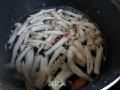 Make Garlic fried eggs step 5
