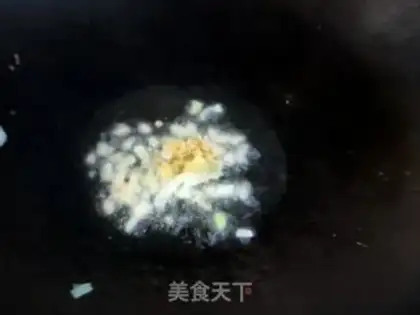 Make Garlic fried eggs step 8