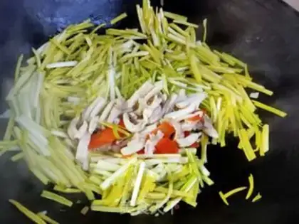 Make Garlic fried eggs step 10