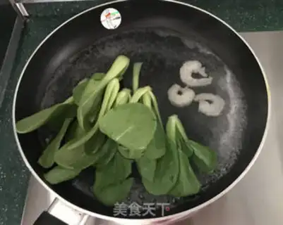 Make Sour soup with a tummy shrimp step 5