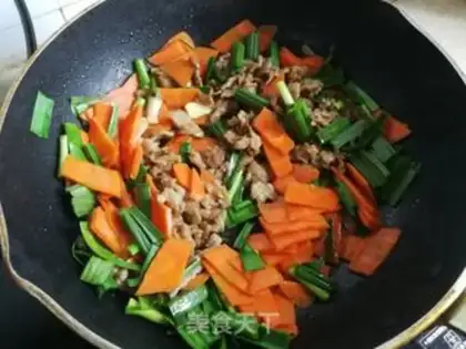 Make Garlic carrots for beef step 4
