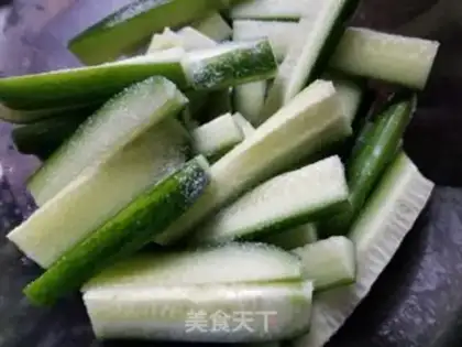 Make The cucumbers platter step 3