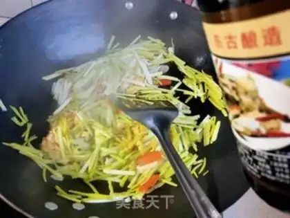 Make Garlic fried eggs step 13