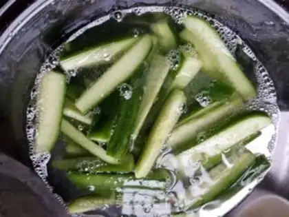 Make The cucumbers platter step 4