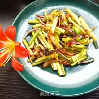 Make Celery with greasy chicken step 11