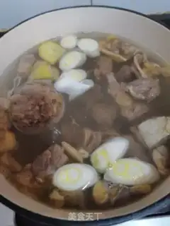 Make Tomato beef soup step 1