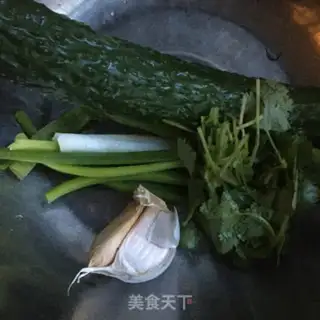 Make cucumber-swipe noodles step 2