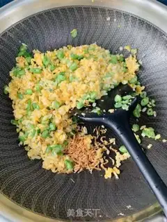 Make Sakura shrimp, soy rice step 5